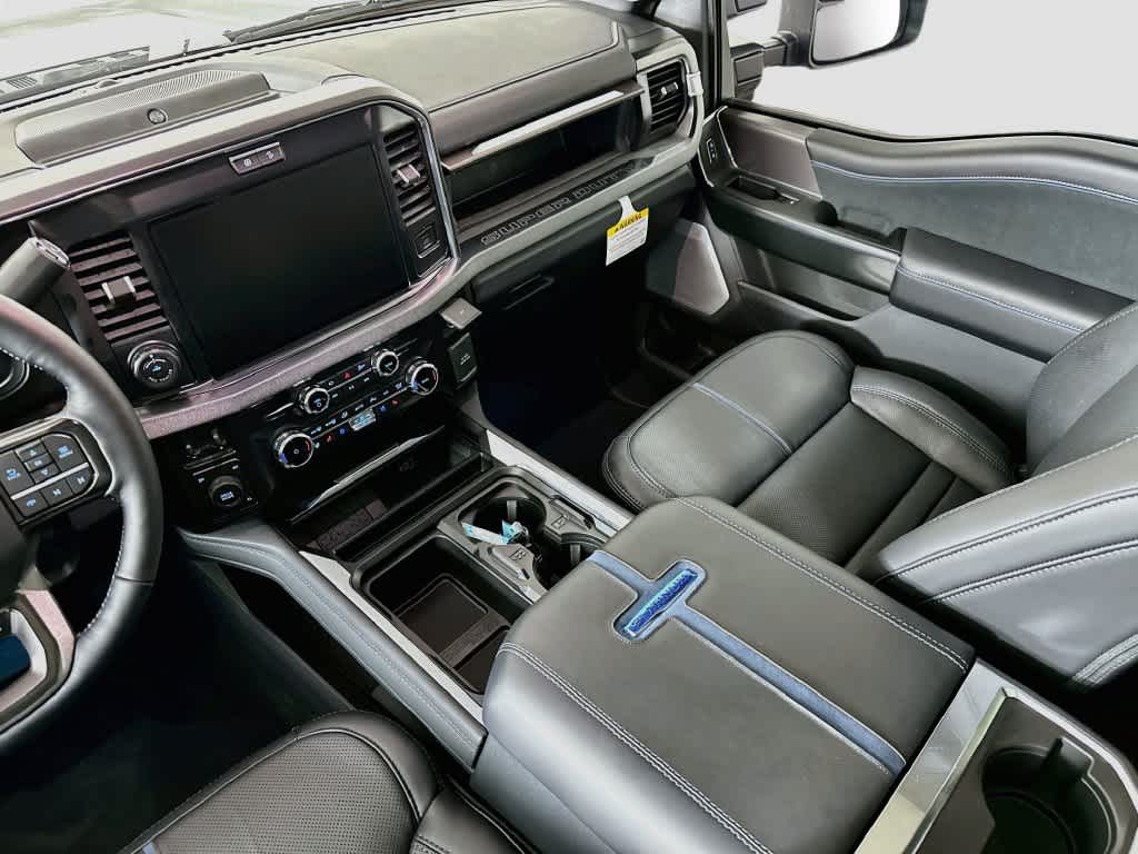 2027 Ford Super Duty F-350 DRW Pickup Platinum