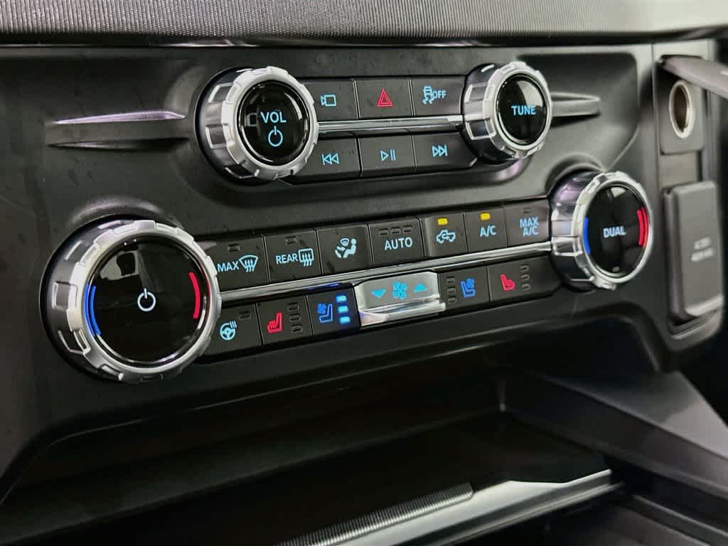 2027 Ford Super Duty F-350 DRW Pickup Platinum