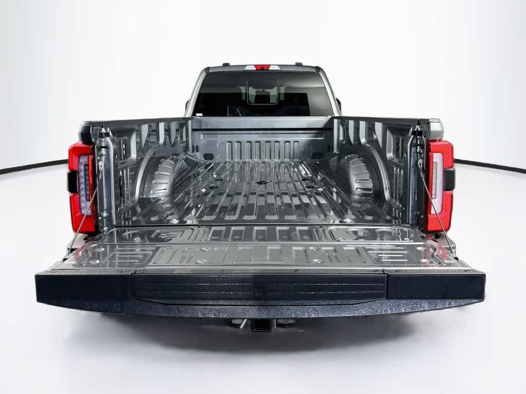 2027 Ford Super Duty F-350 DRW Pickup Platinum