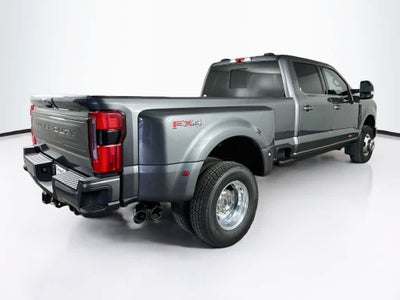 2027 Ford Super Duty F-350 DRW Pickup Platinum