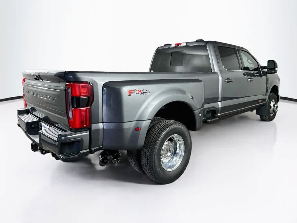 2027 Ford Super Duty F-350 DRW Pickup Platinum