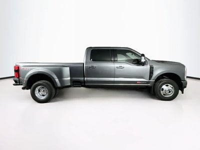2027 Ford Super Duty F-350 DRW Pickup Platinum