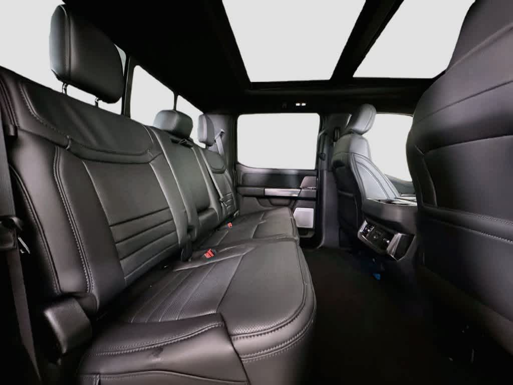 2027 Ford Super Duty F-350 DRW Pickup Platinum