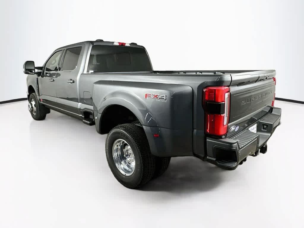 2027 Ford Super Duty F-350 DRW Pickup Platinum