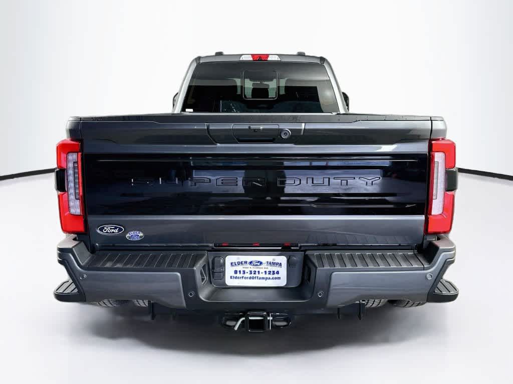 2027 Ford Super Duty F-350 DRW Pickup Platinum