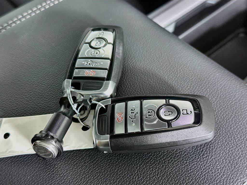 2026 Ford Super Duty F-350 DRW Pickup LARIAT