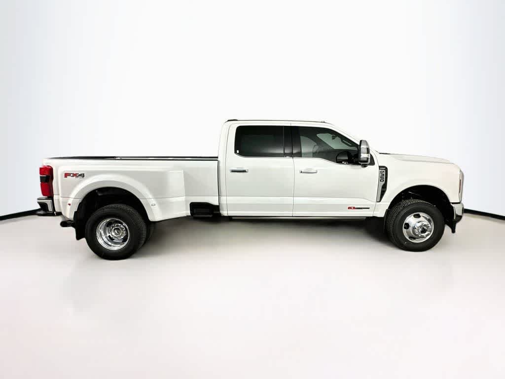 2026 Ford Super Duty F-350 DRW Pickup LARIAT