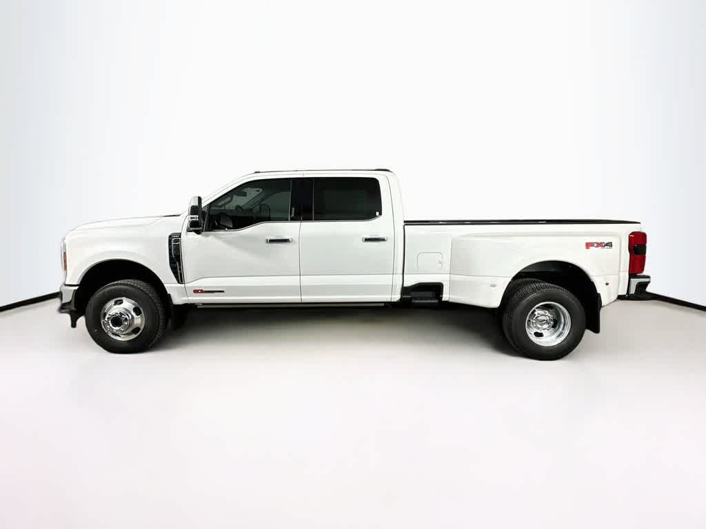 2026 Ford Super Duty F-350 DRW Pickup LARIAT