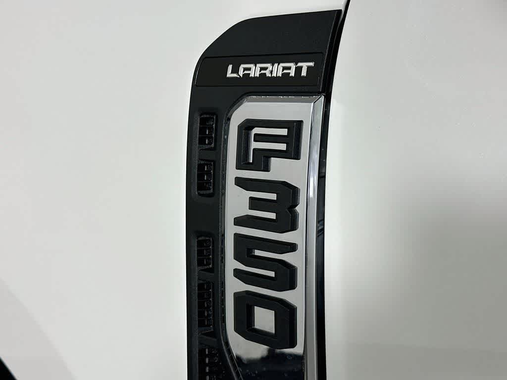 2026 Ford Super Duty F-350 DRW Pickup LARIAT
