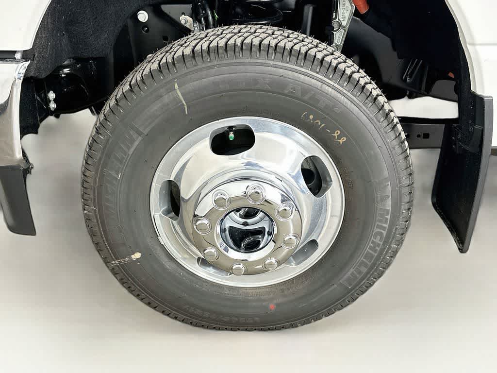 2026 Ford Super Duty F-350 DRW Pickup LARIAT