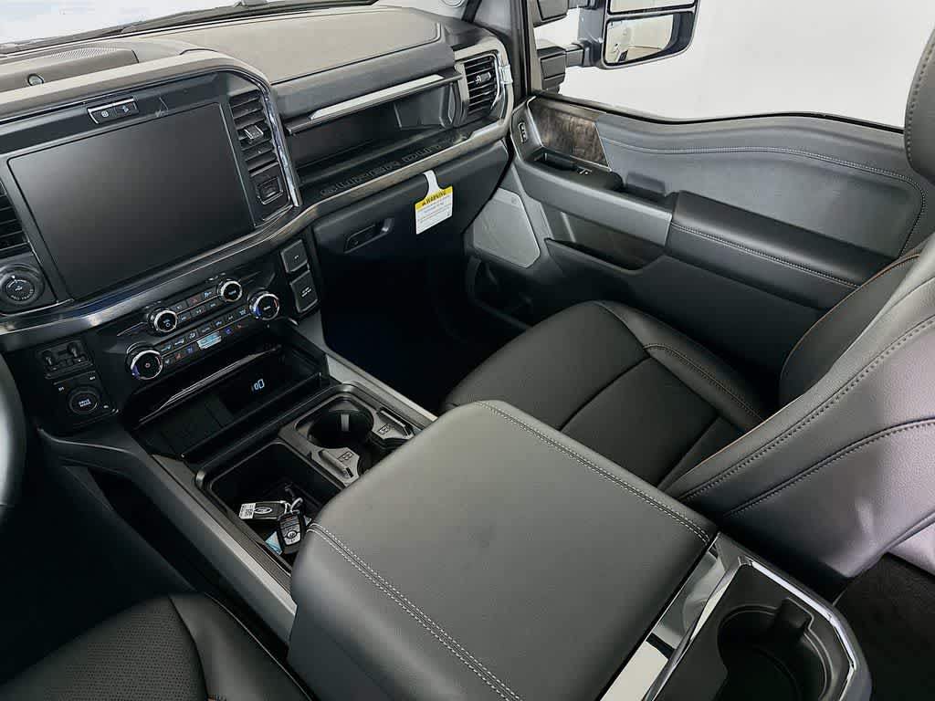 2026 Ford Super Duty F-350 DRW Pickup LARIAT
