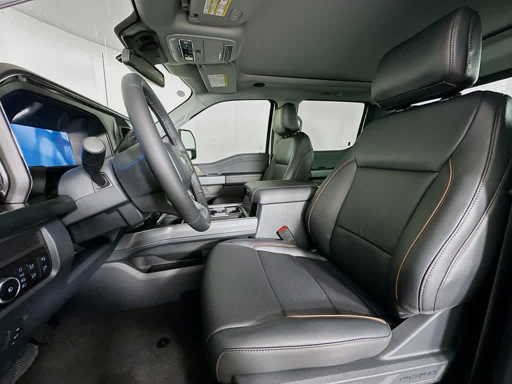 2026 Ford Super Duty F-350 DRW Pickup LARIAT