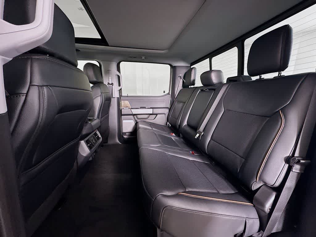 2026 Ford Super Duty F-350 DRW Pickup LARIAT