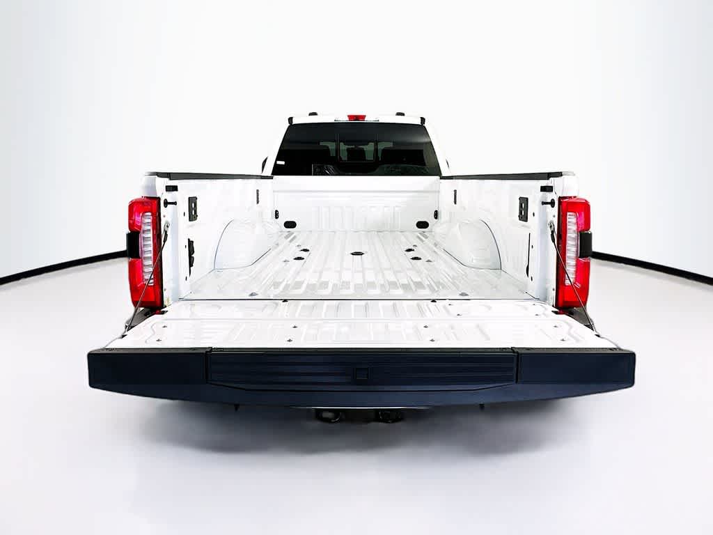 2026 Ford Super Duty F-350 DRW Pickup LARIAT