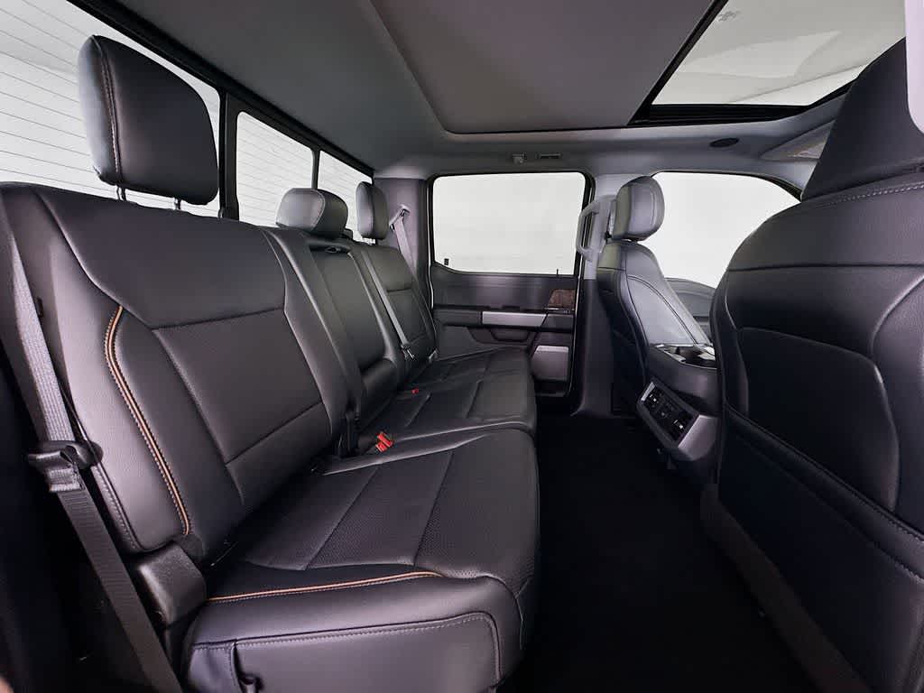 2026 Ford Super Duty F-350 DRW Pickup LARIAT
