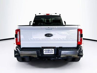 2026 Ford Super Duty F-350 DRW Pickup LARIAT