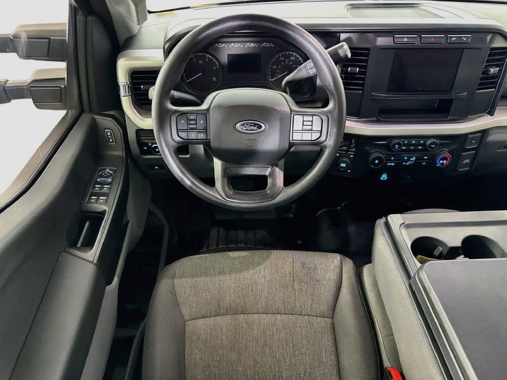 2024 Ford Super Duty F-350 DRW Pickup XL