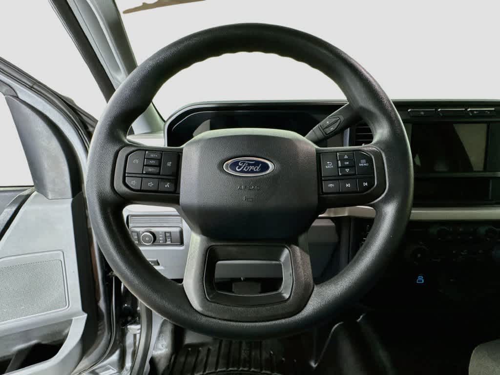 2024 Ford Super Duty F-350 DRW Pickup XL