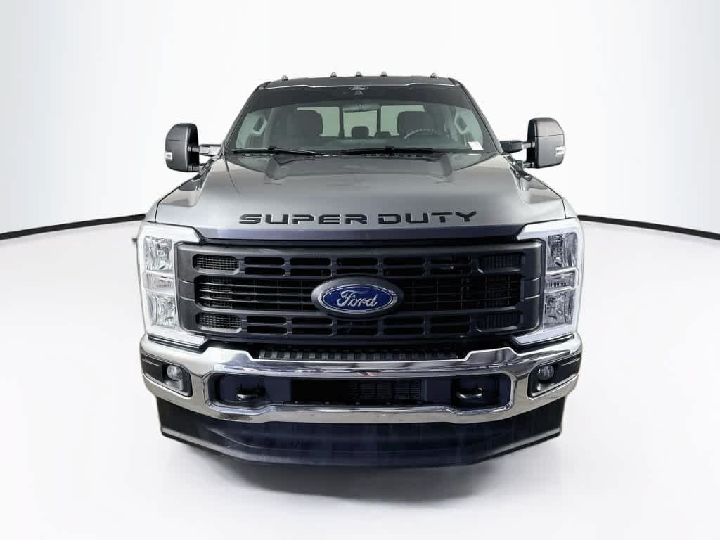 2024 Ford Super Duty F-350 DRW Pickup XL