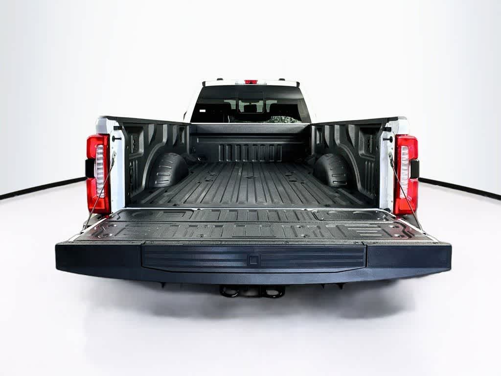 2026 Ford Super Duty F-350 DRW Pickup XLT