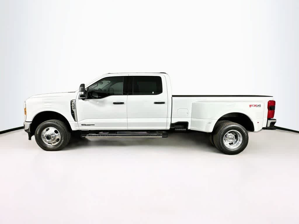 2026 Ford Super Duty F-350 DRW Pickup XLT
