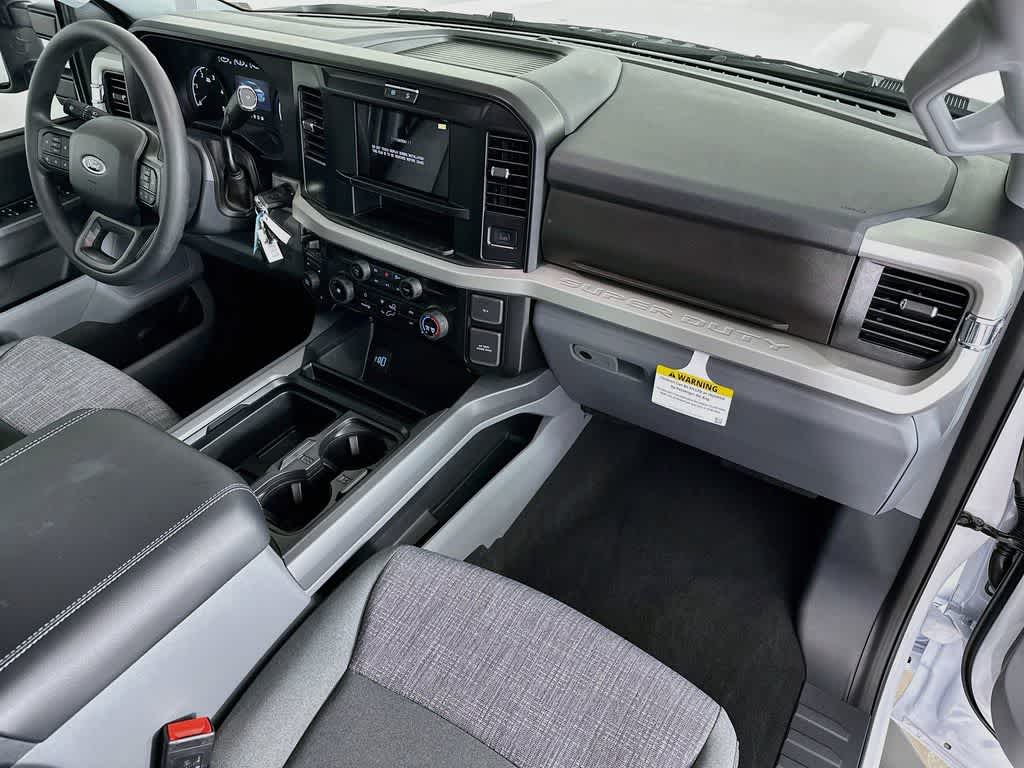 2026 Ford Super Duty F-350 DRW Pickup XLT