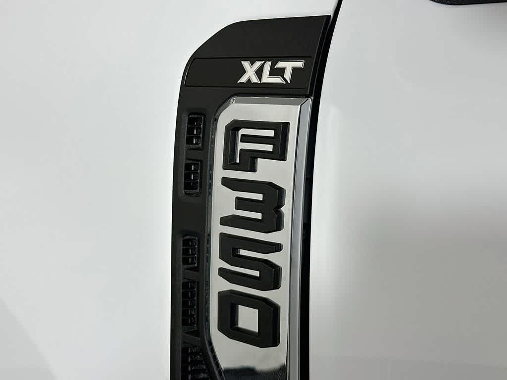 2026 Ford Super Duty F-350 DRW Pickup XLT