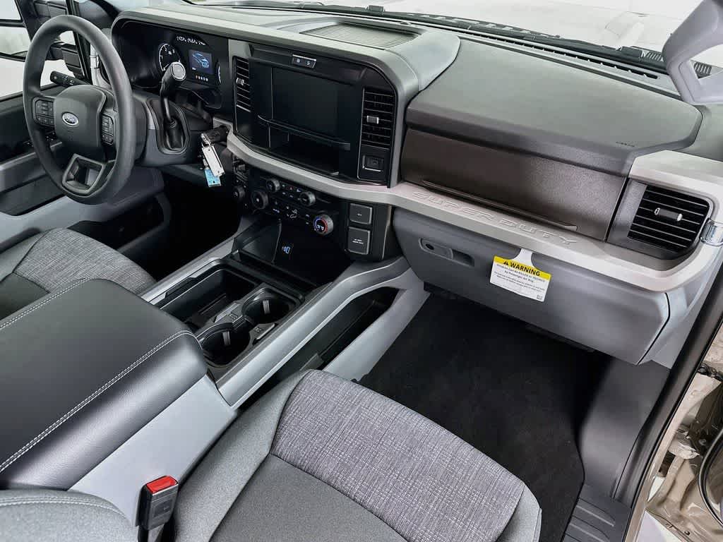 2026 Ford Super Duty F-350 DRW Pickup XLT