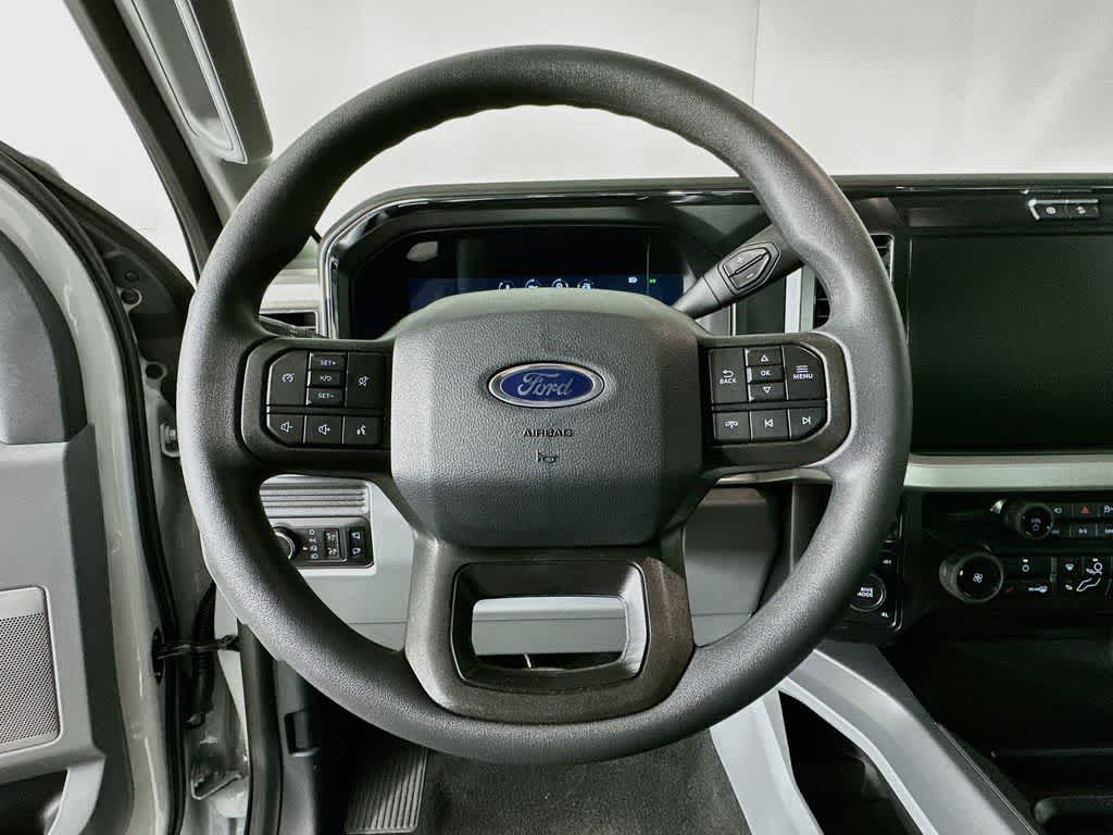 2026 Ford Super Duty F-350 DRW Pickup XLT