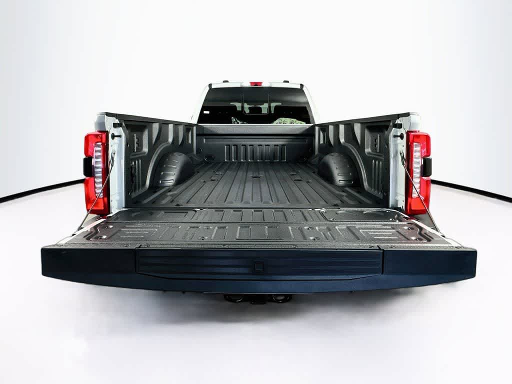 2026 Ford Super Duty F-350 DRW Pickup XLT