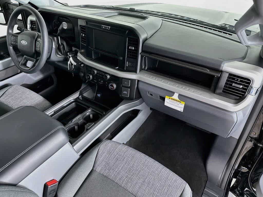 2026 Ford Super Duty F-350 DRW Pickup XLT