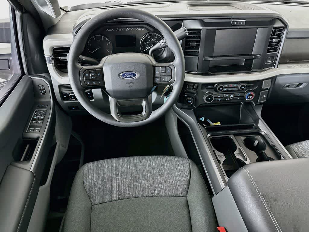 2026 Ford Super Duty F-350 DRW Pickup XLT