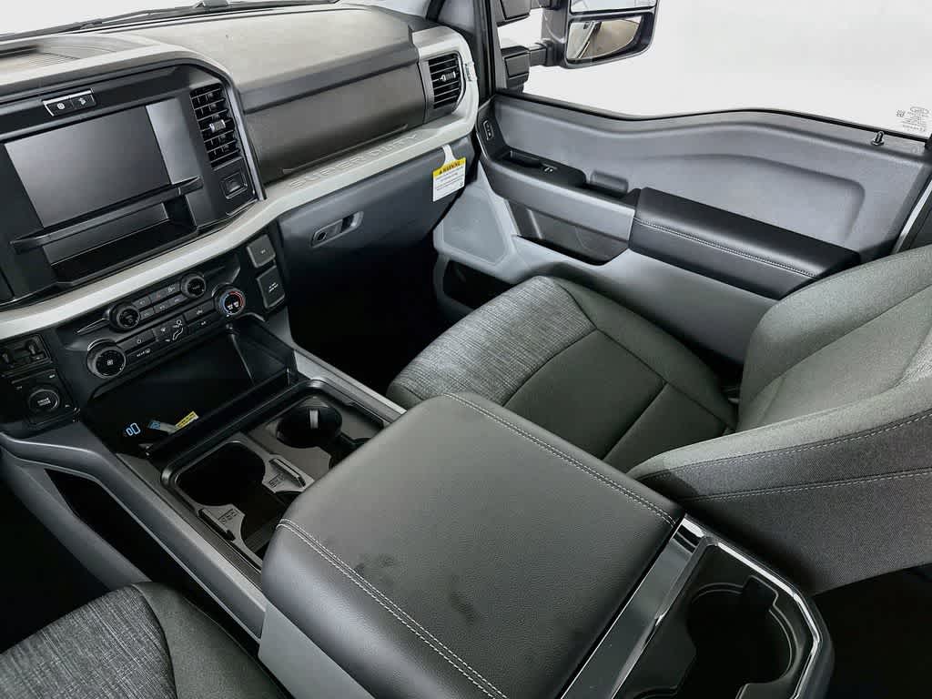 2026 Ford Super Duty F-350 DRW Pickup XLT