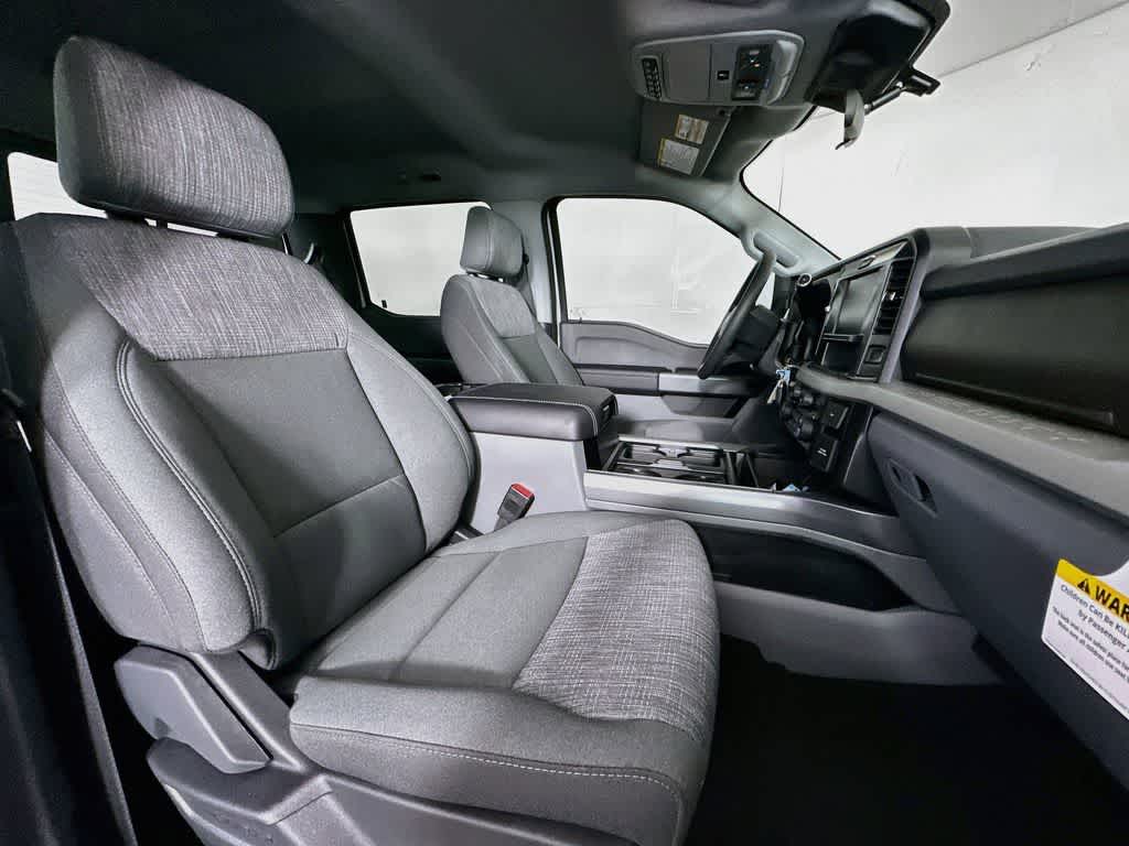 2026 Ford Super Duty F-350 DRW Pickup XLT