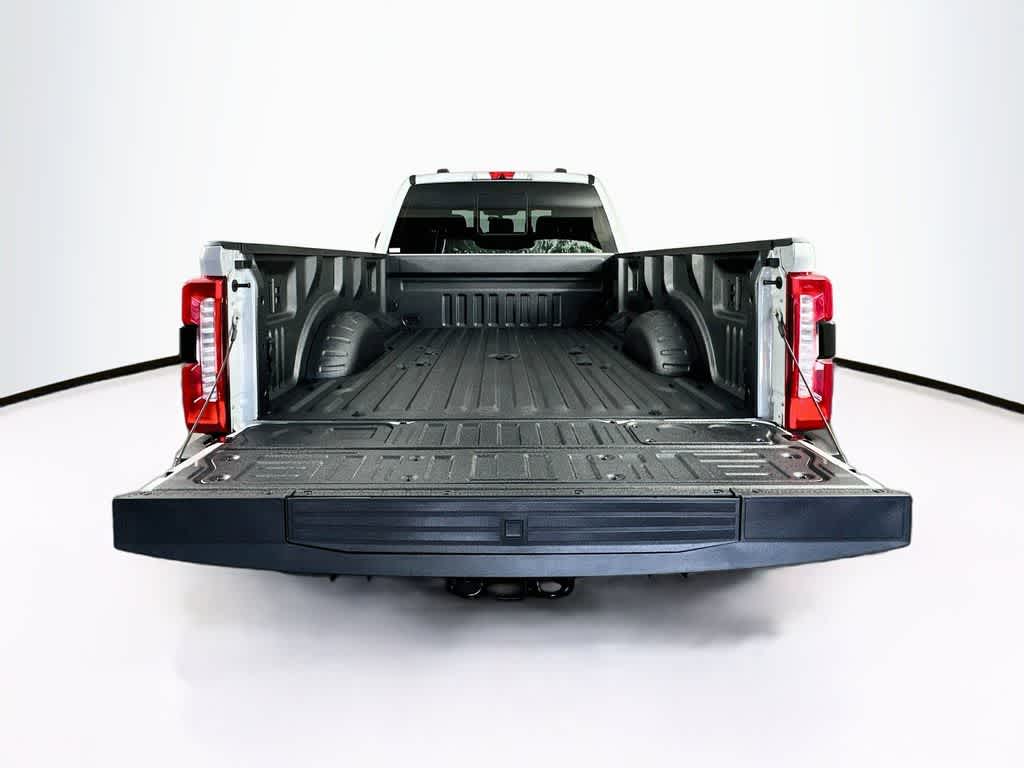 2026 Ford Super Duty F-350 DRW Pickup XLT