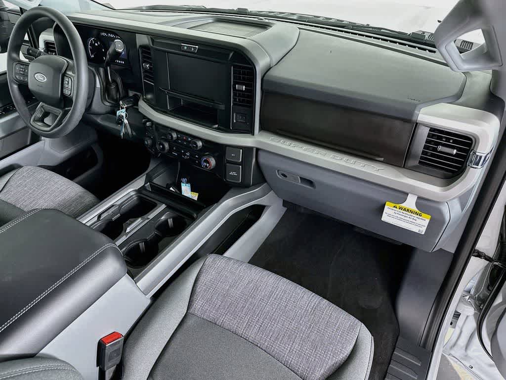 2026 Ford Super Duty F-350 DRW Pickup XLT