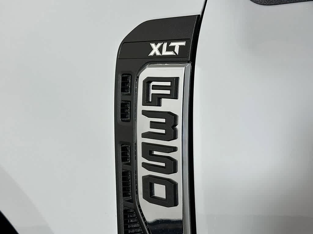 2026 Ford Super Duty F-350 DRW Pickup XLT