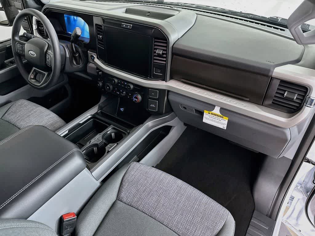 2026 Ford Super Duty F-350 DRW Pickup XLT