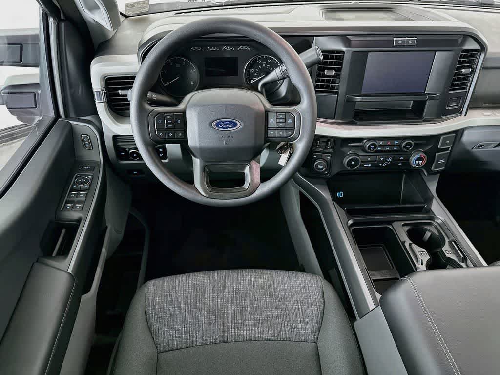 2026 Ford Super Duty F-350 DRW Pickup XLT