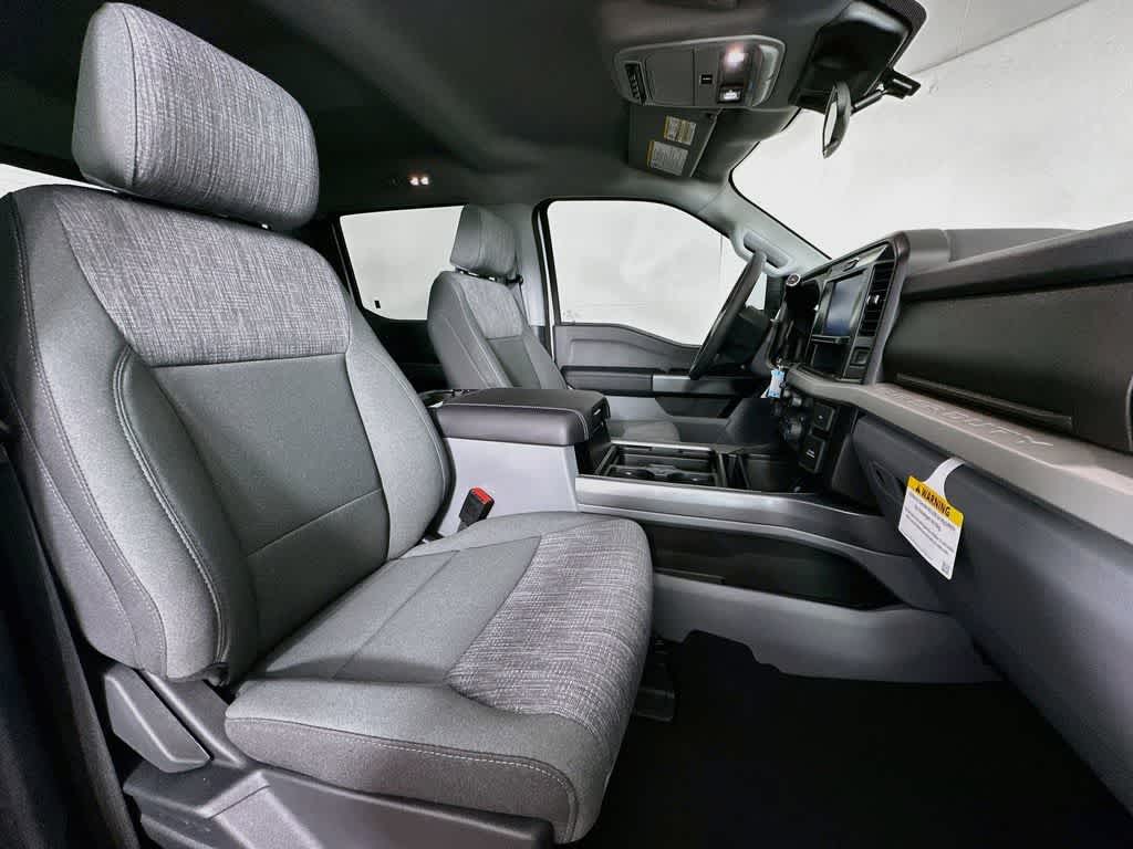 2026 Ford Super Duty F-350 DRW Pickup XLT