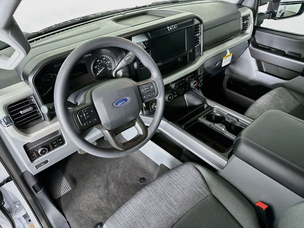 2026 Ford Super Duty F-350 DRW Pickup XLT
