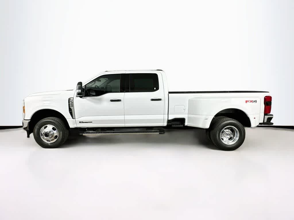 2026 Ford Super Duty F-350 DRW Pickup XLT