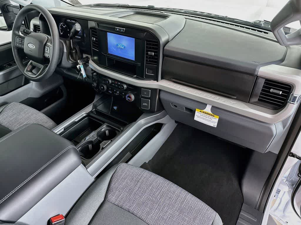 2026 Ford Super Duty F-350 DRW Pickup XLT