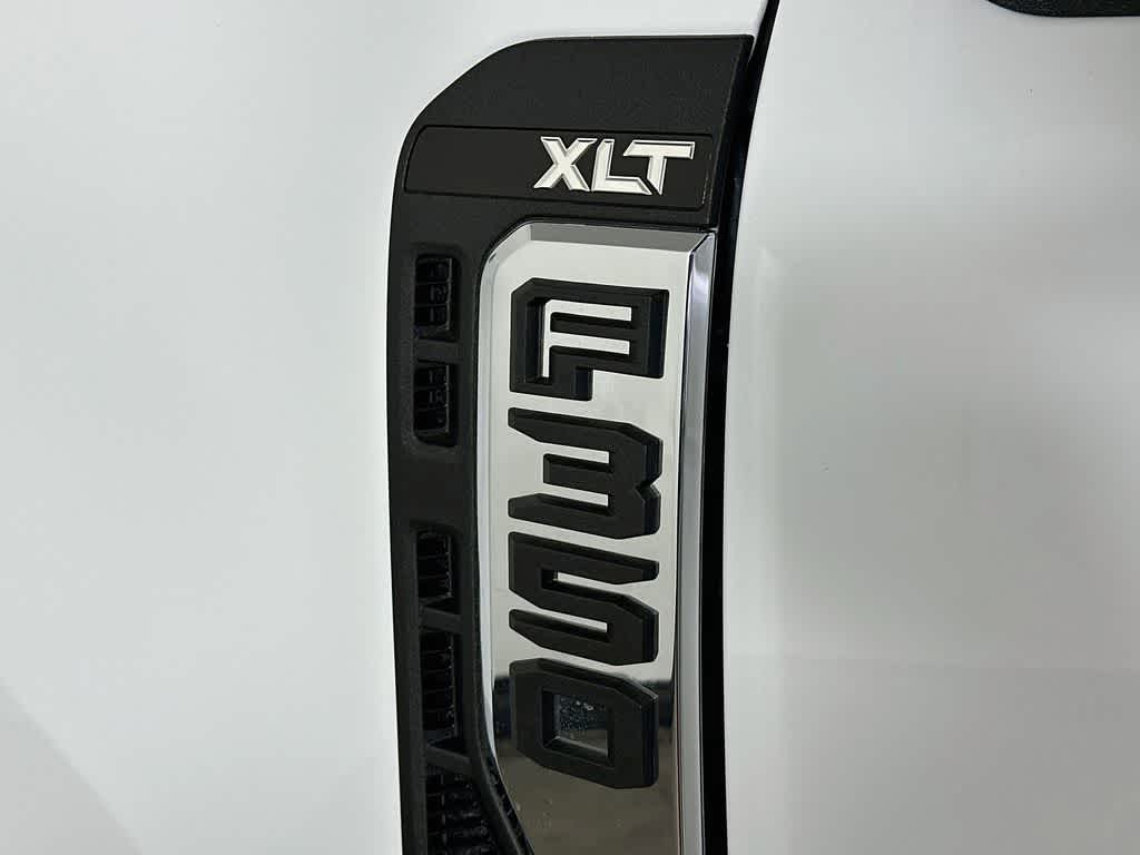 2026 Ford Super Duty F-350 DRW Pickup XLT