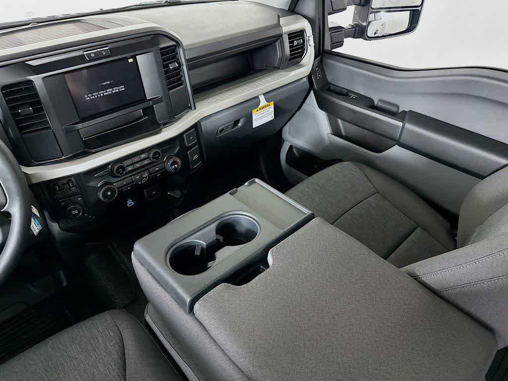 2026 Ford Super Duty F-350 DRW XL