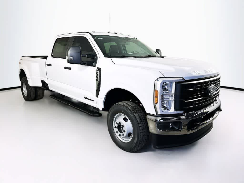 2026 Ford Super Duty F-350 DRW XL