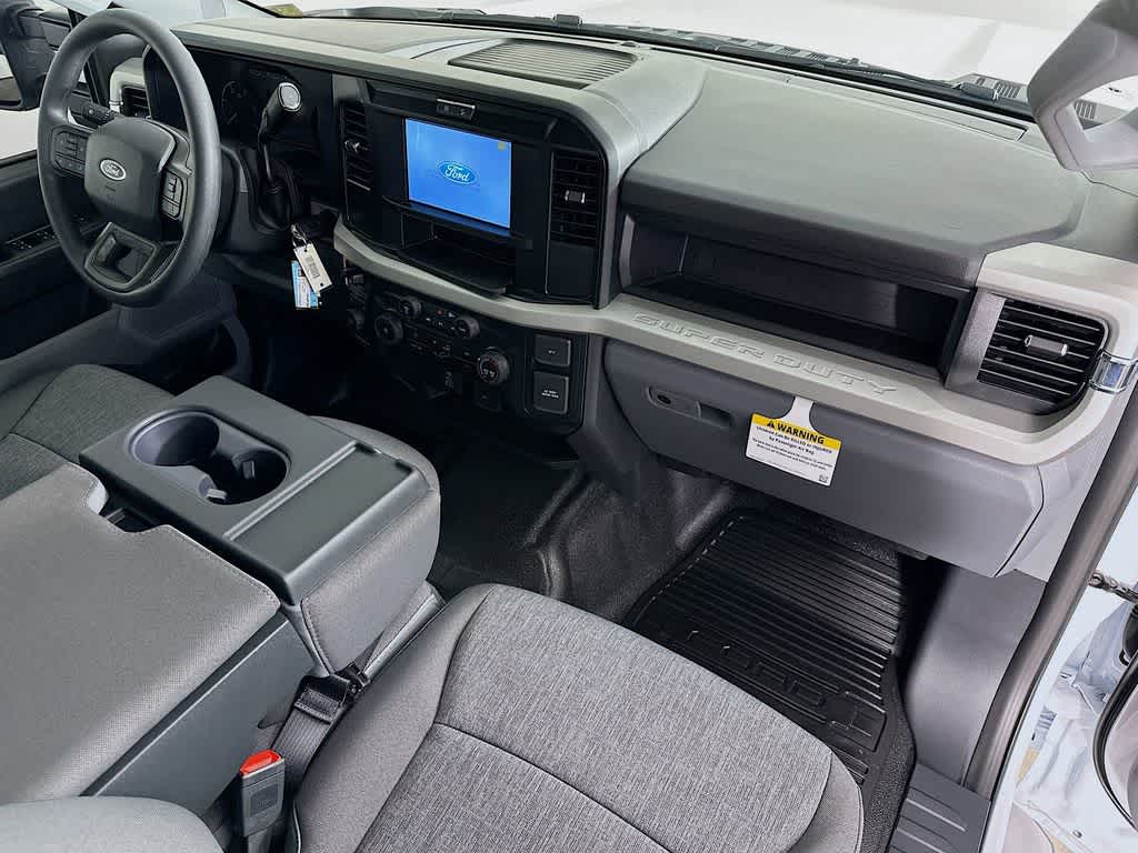 2026 Ford Super Duty F-350 DRW XL