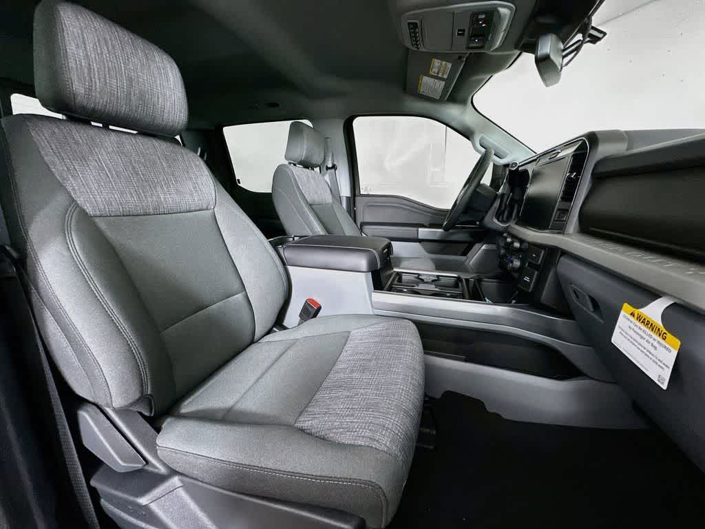 2026 Ford Super Duty F-350 DRW Pickup XLT