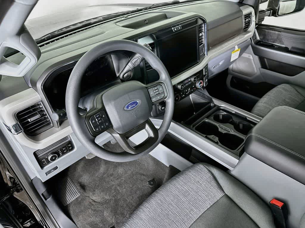 2026 Ford Super Duty F-350 DRW Pickup XLT