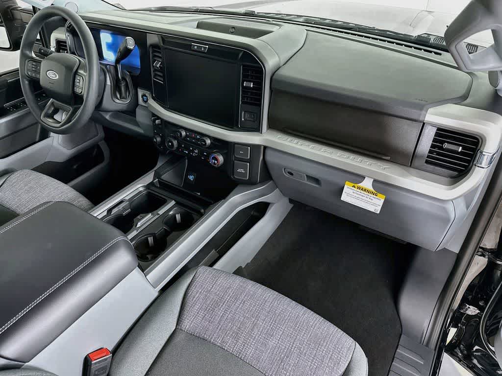 2026 Ford Super Duty F-350 DRW Pickup XLT